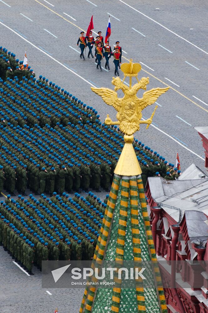 Military parade held on 66th anniversary of Victory in WWII