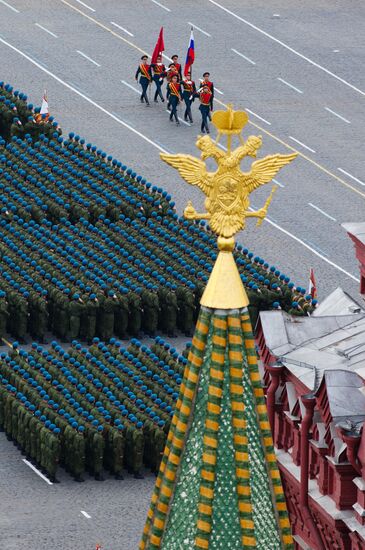 Military parade held on 66th anniversary of Victory in WWII