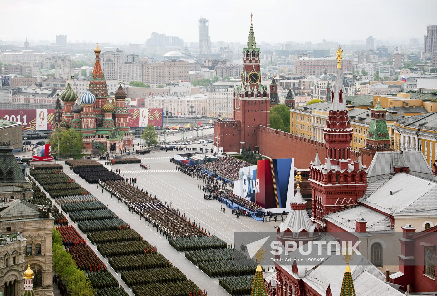 Military parade held on 66th anniversary of Victory in WWII