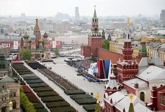 Military parade held on 66th anniversary of Victory in WWII