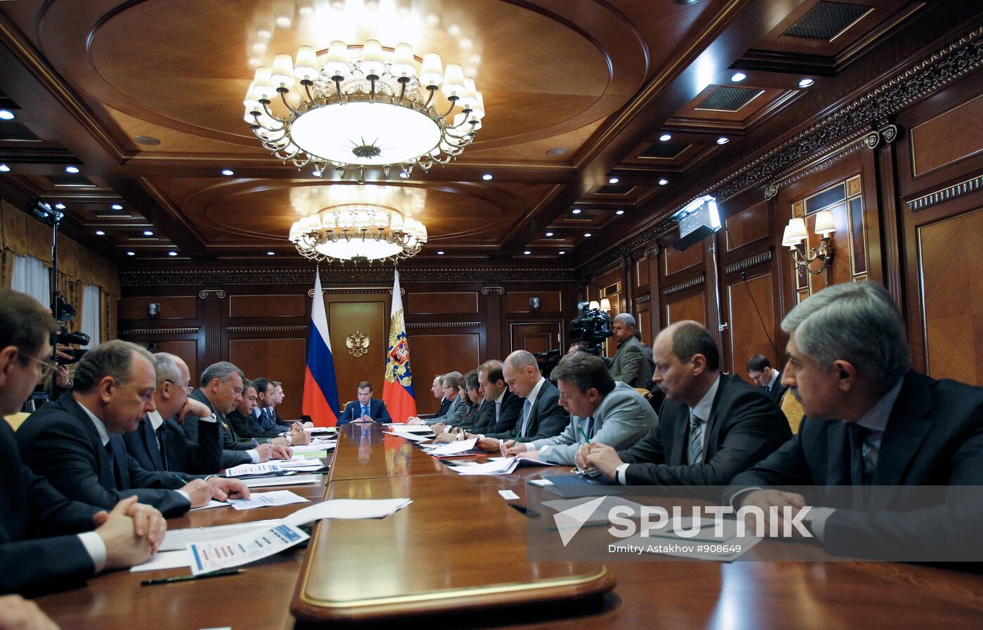 Dmitry Medvedev chairs meeting on defence industry complex