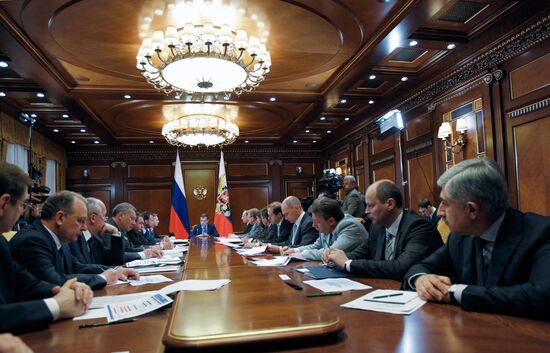 Dmitry Medvedev chairs meeting on defence industry complex