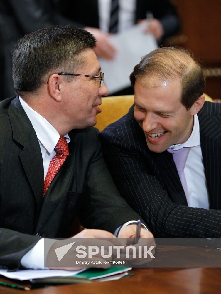 Vladimir Popovkin and Denis Manturov