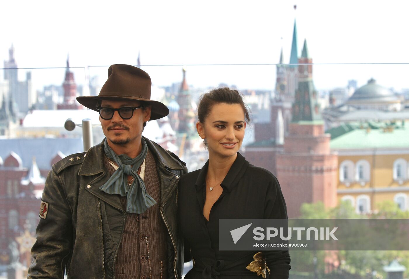 Johnny Depp and Penélope Cruz