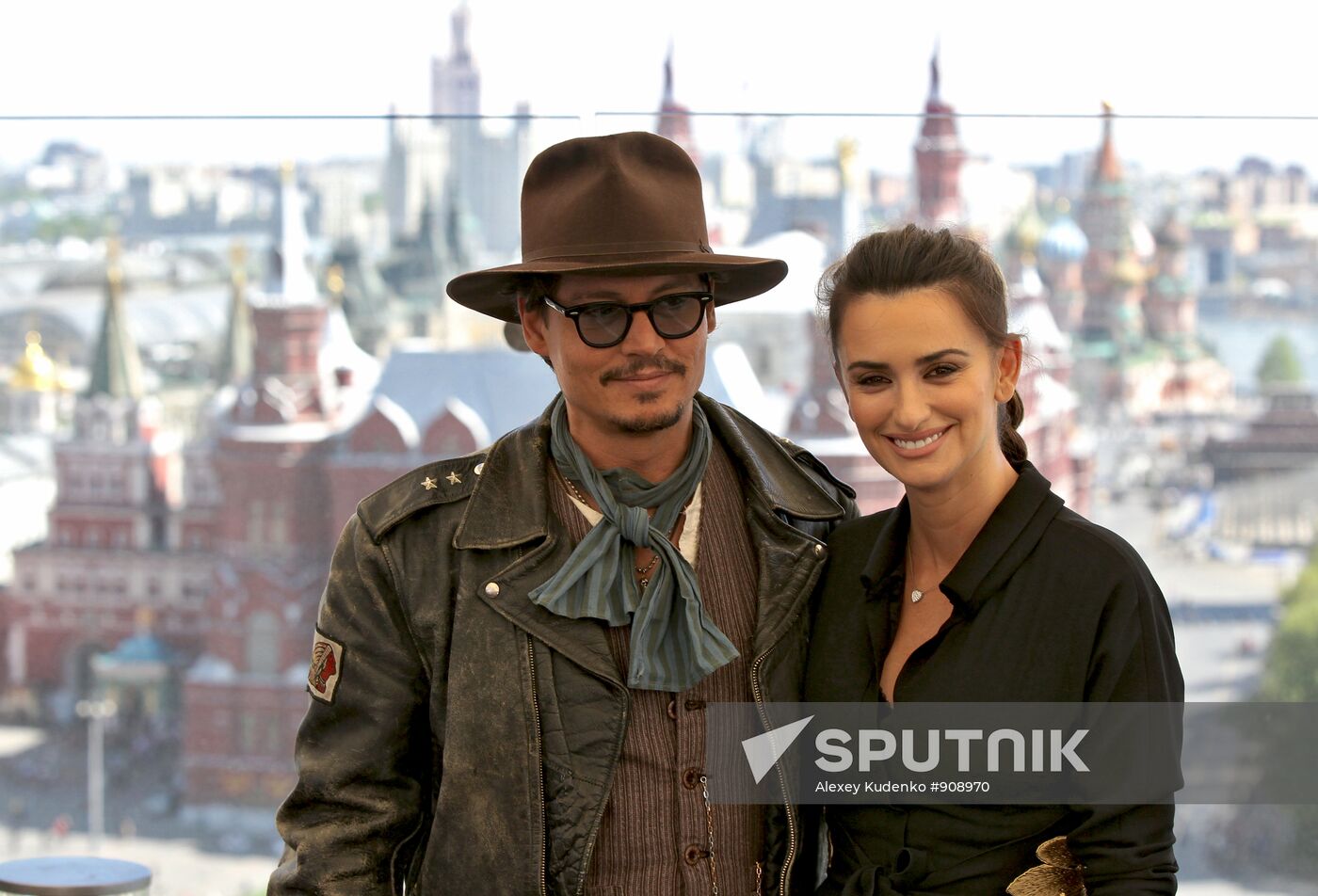 Johnny Depp and Penélope Cruz