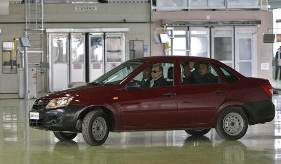 Vladimir Putin visits Tolyatti