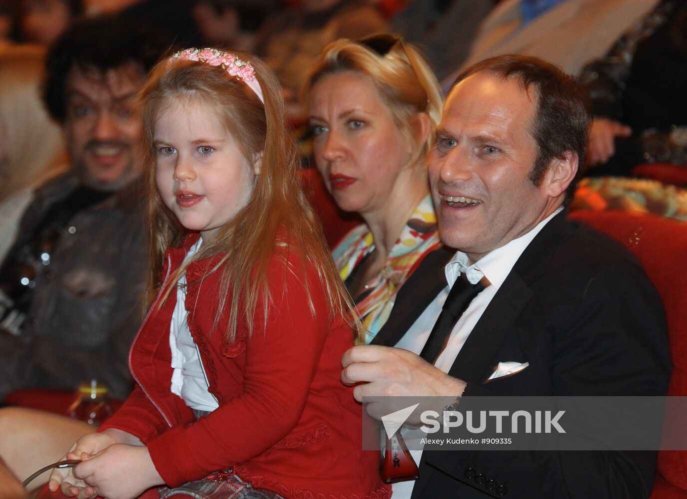 Mikhail Shats, Tatayna Lazareva and their daughter Antonina
