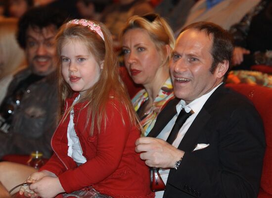 Mikhail Shats, Tatayna Lazareva and their daughter Antonina