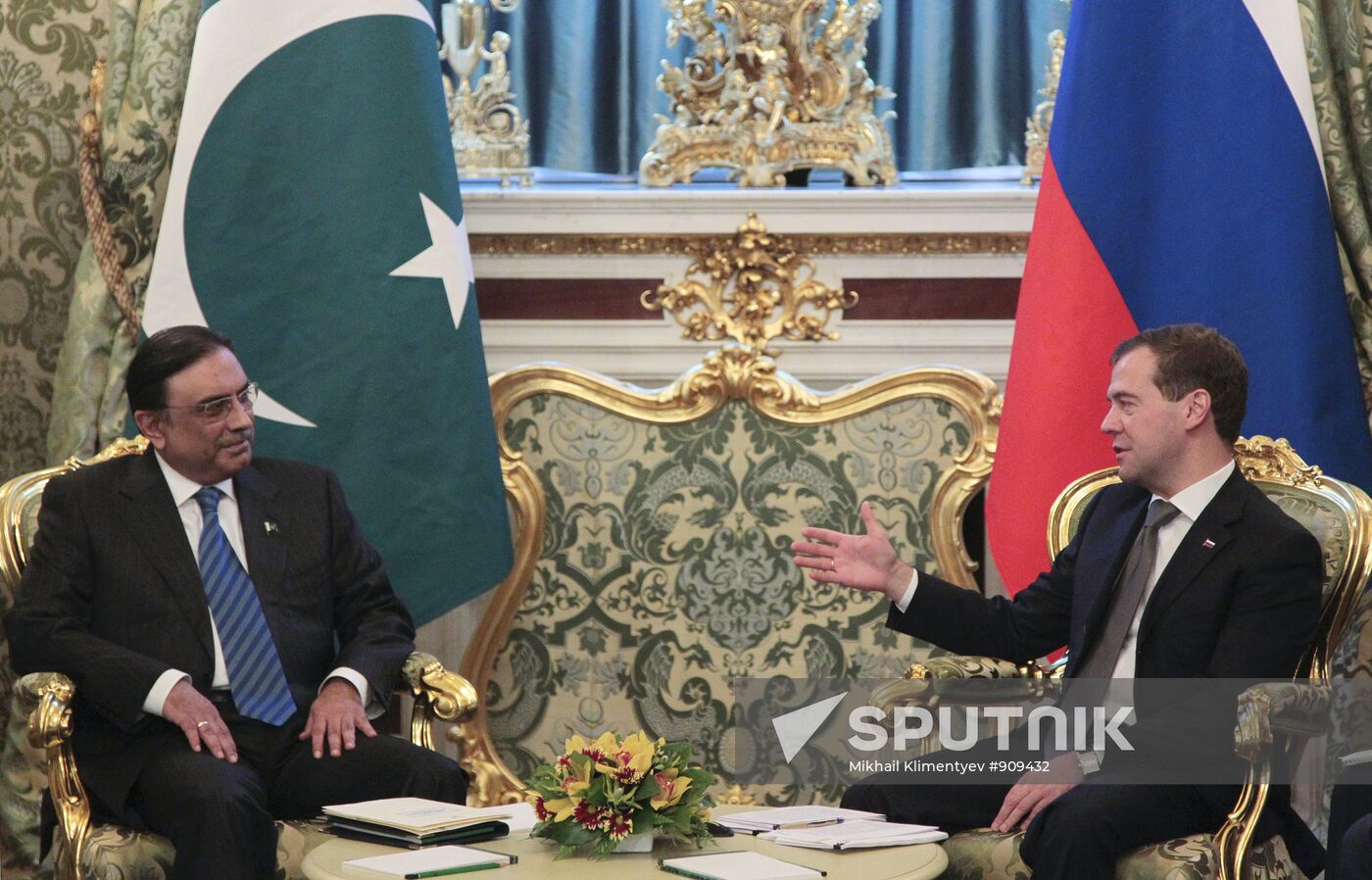 Dmitry Medvedev meets Asif Ali Zardari in the Kremlin