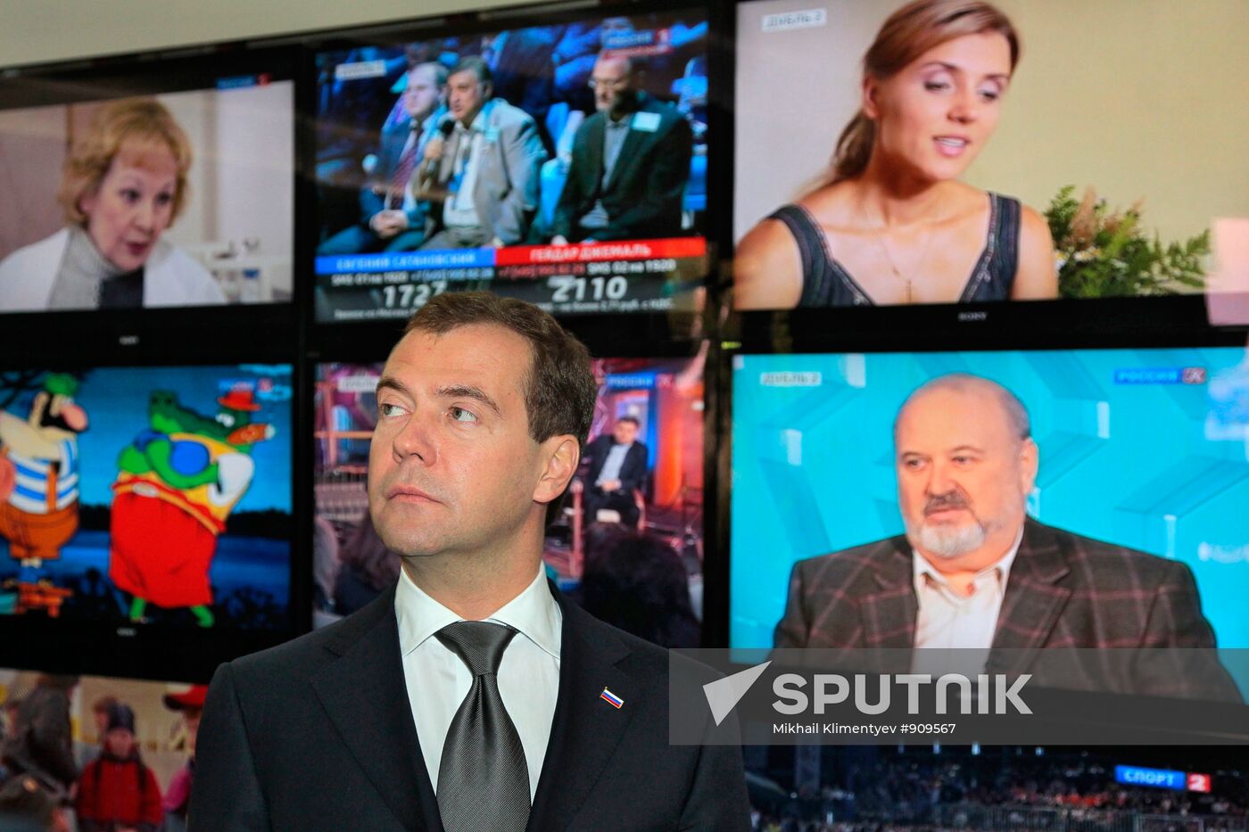 Dmitry Medvedev visits Rossiya Channel headquarters