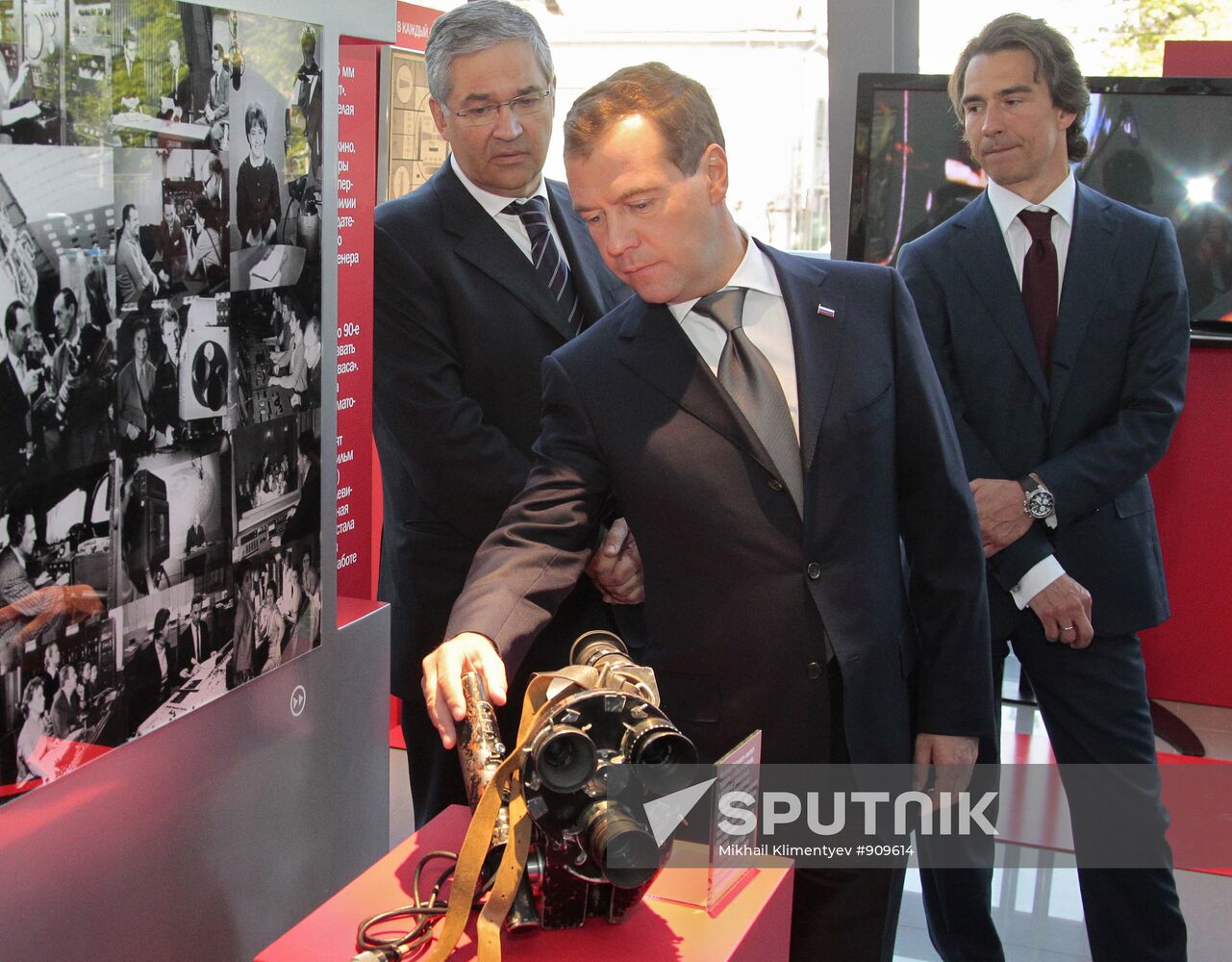 Dmitry Medvedev visits Rossiya Channel headquarters