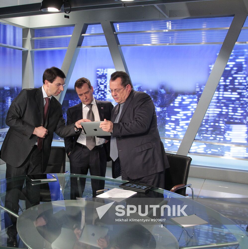 Dmitry Medvedev visits Rossiya Channel headquarters