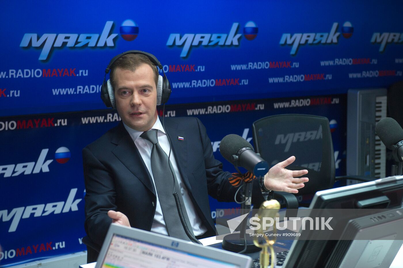 Dmitry Medvedev visits VGTRK headquarters