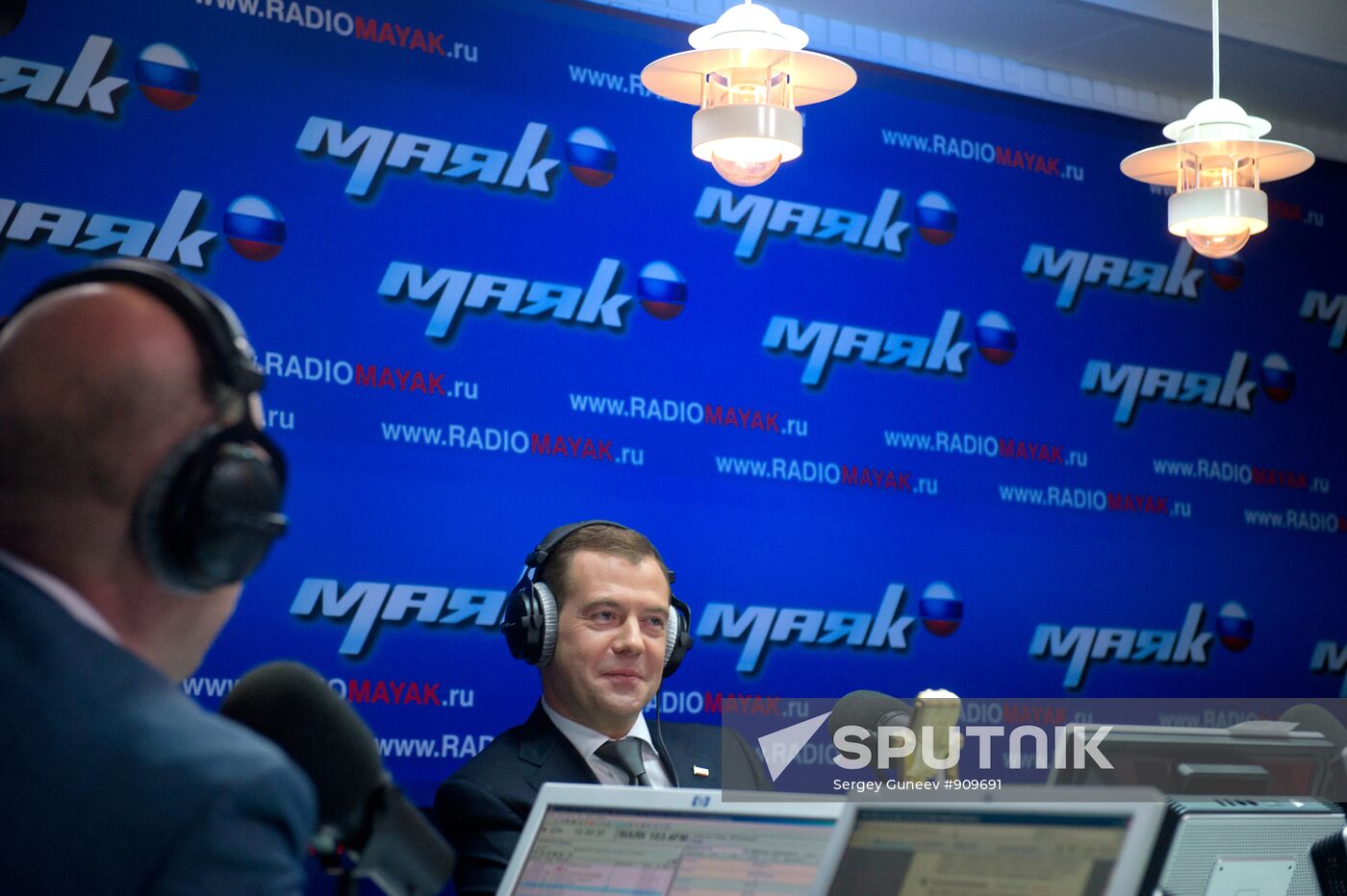 Dmitry Medvedev visits VGTRK headquarters