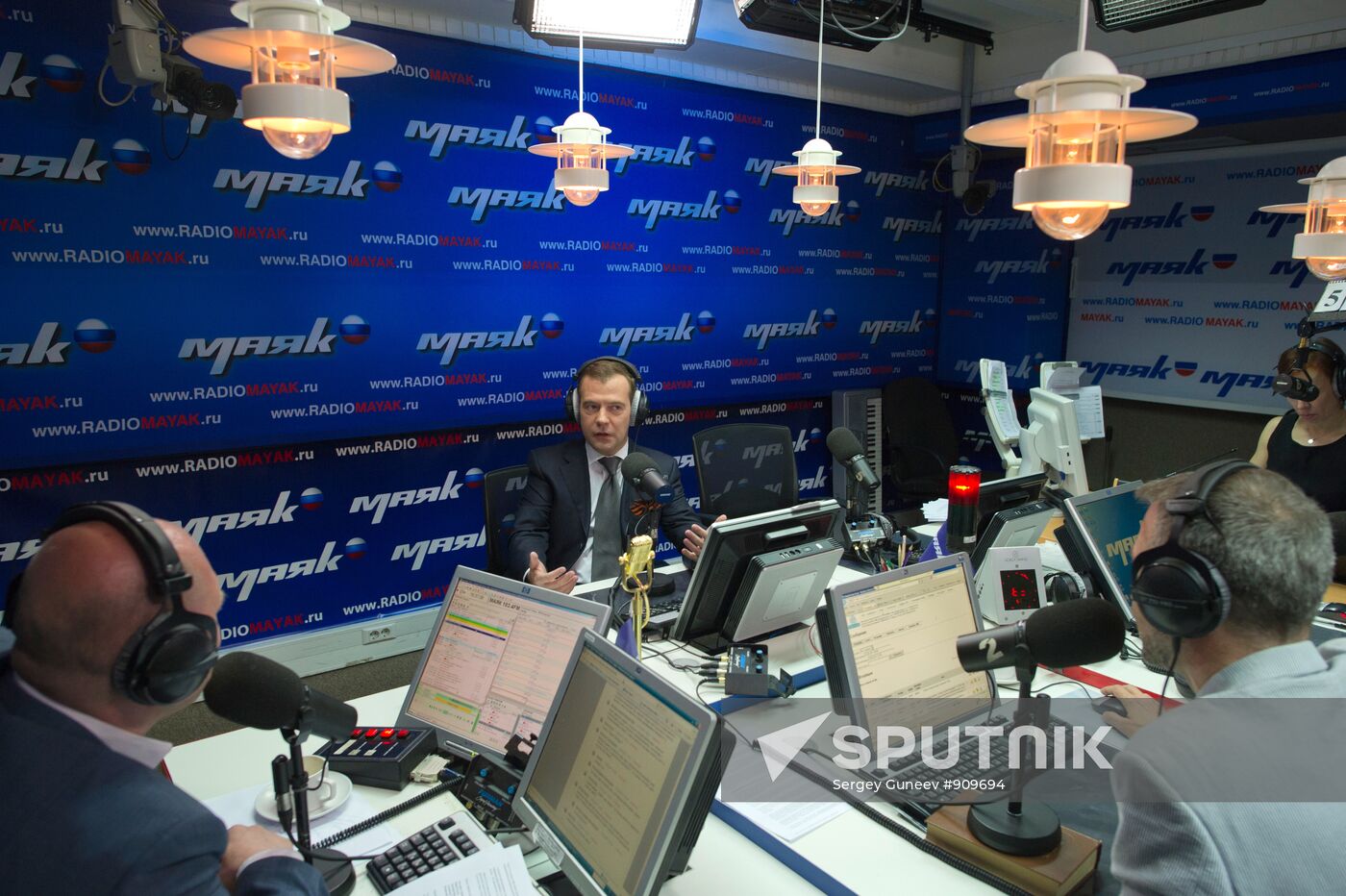 Dmitry Medvedev visits VGTRK headquarters