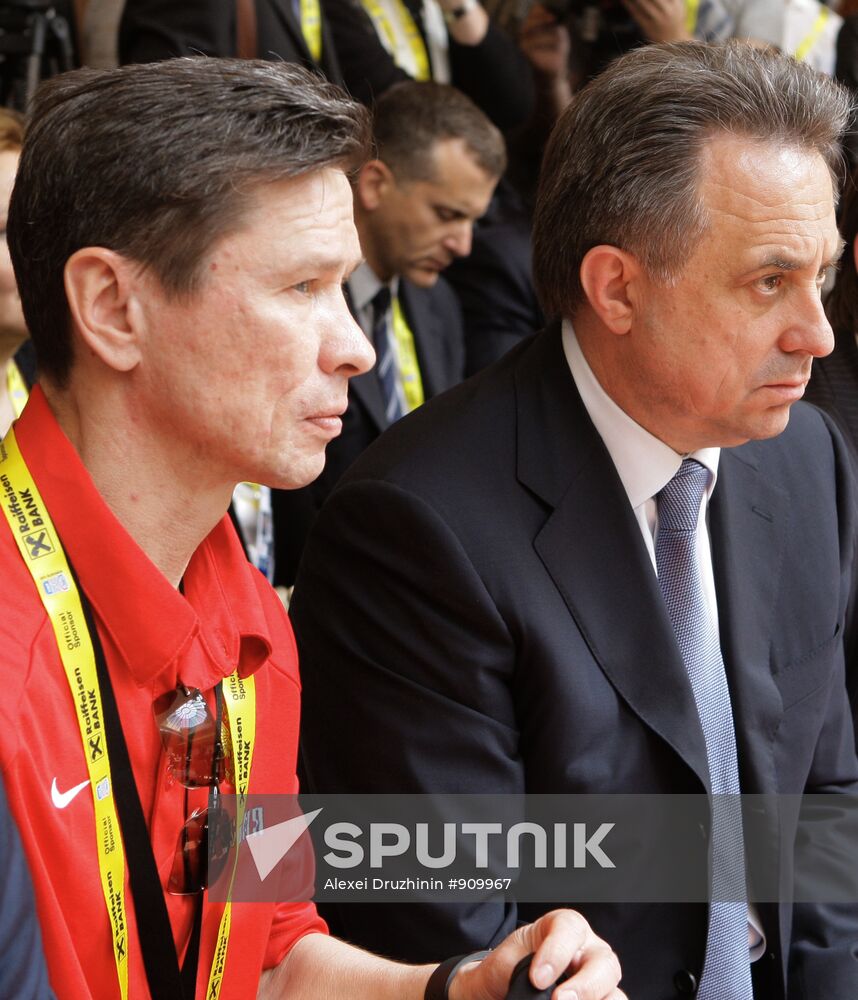 Vyacheslav Bykov, Vitaly Mutko