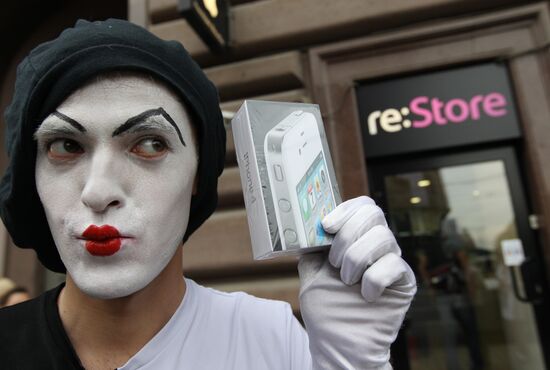 iPhone 4 goes on sale in Moscow