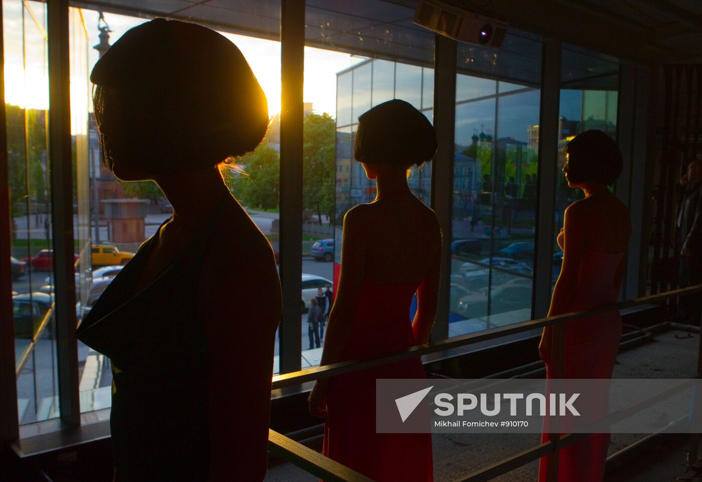 Aidan Salakhova presents art project featuring Naomi Campbell