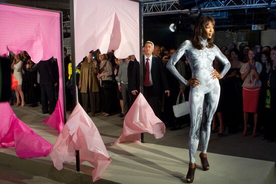 Aidan Salakhova presents art project featuring Naomi Campbell