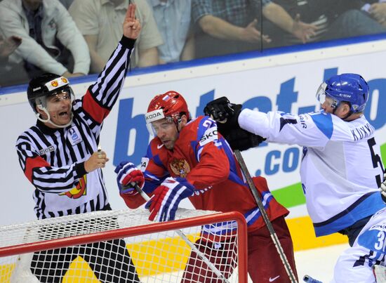 2011 World Ice Hockey Championships. Finland vs. Russia