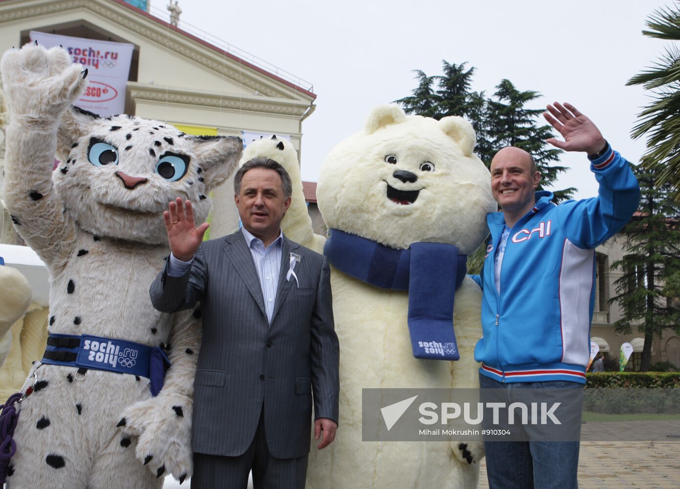 Dmitry Chernyshenko attends 1,000 mass race