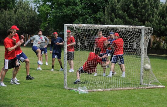 Russian hockey team holds training session