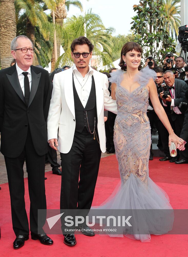 Geoffrey Rush, Johnny Depp and Penelope Cruz