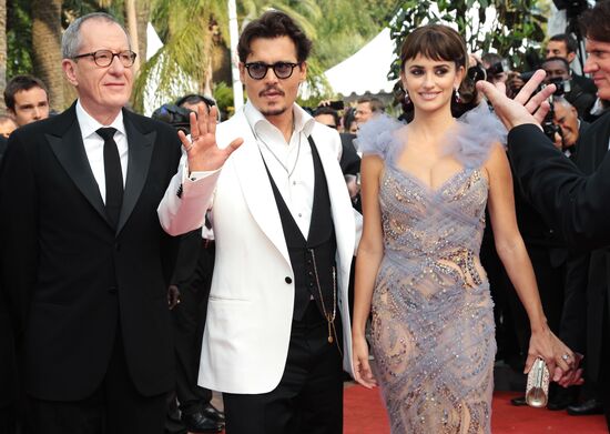 Geoffrey Rush, Johnny Depp and Penelope Cruz