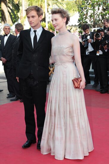 Henry Hopper, Mia Wasikowska