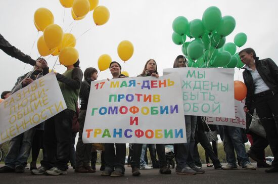 Flash mob to support gender minorities in St Petersburg