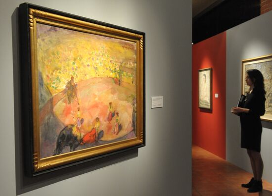 Sotheby's Auction House showcases top lots