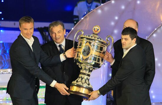 Viktor Kozlov, Vladislav Tretyak and Alexander Radulov