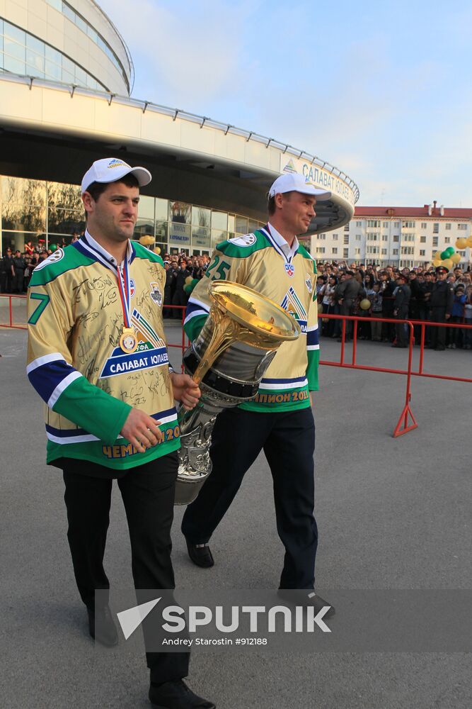 Alexander Radulov and Viktor Kozlov