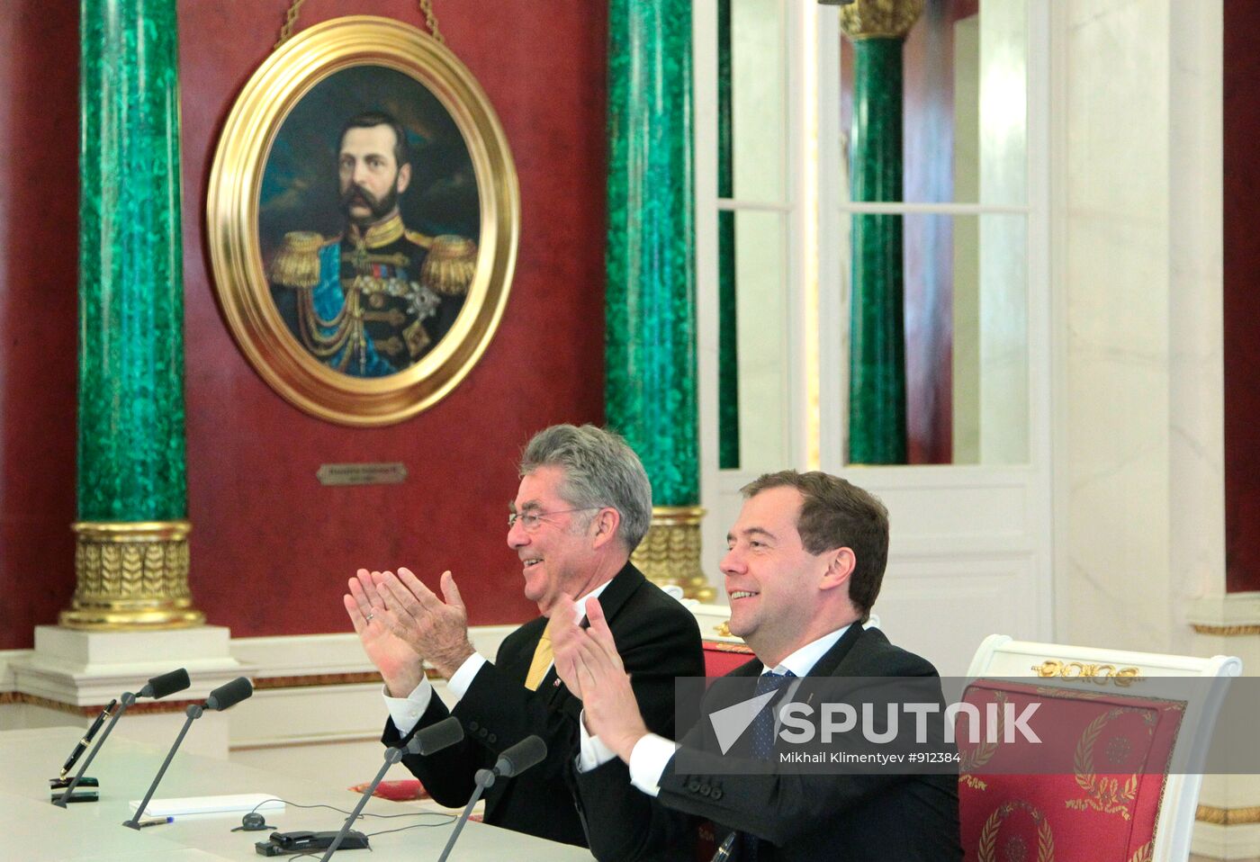 Dmitry Medvedev meets with Heinz Fischer