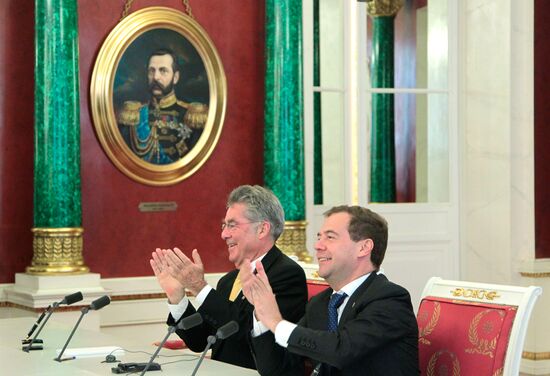 Dmitry Medvedev meets with Heinz Fischer