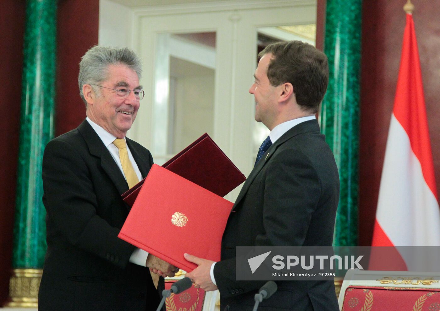 Dmitry Medvedev meets with Heinz Fischer
