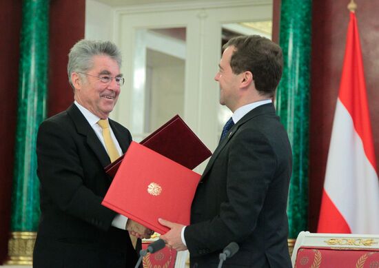 Dmitry Medvedev meets with Heinz Fischer