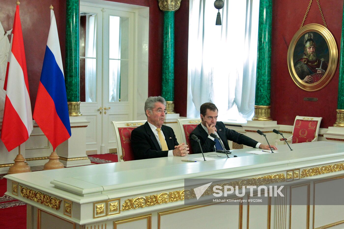 Dmitry Medvedev meets with Heinz Fischer