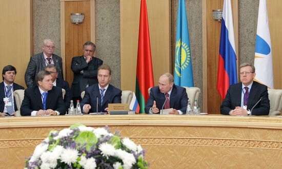 Russian Prime Minister Putin visits Minsk