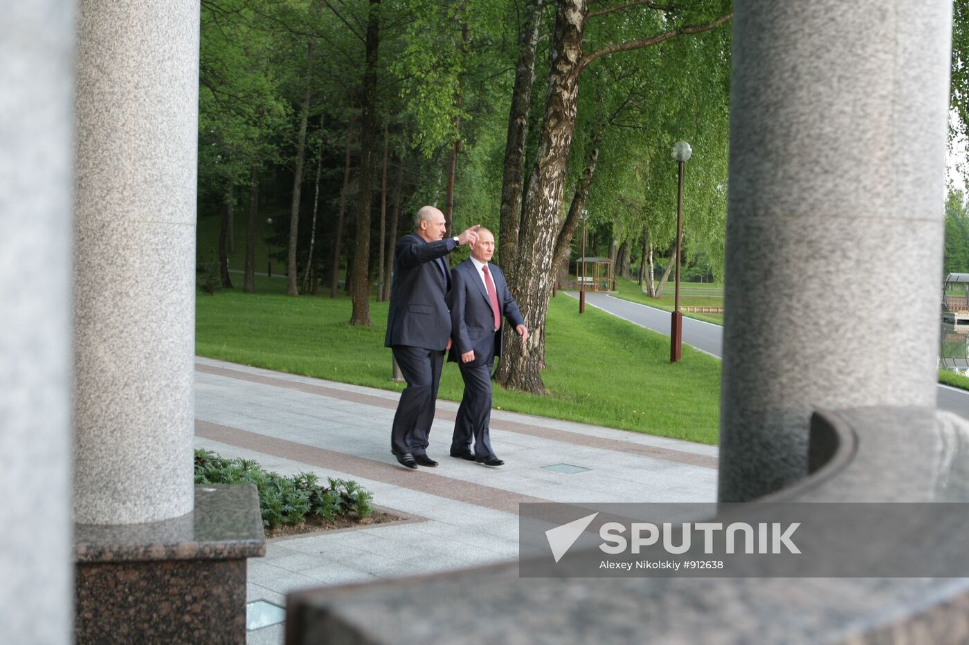 Vladimir Putin meets with Alexander Lukashenko