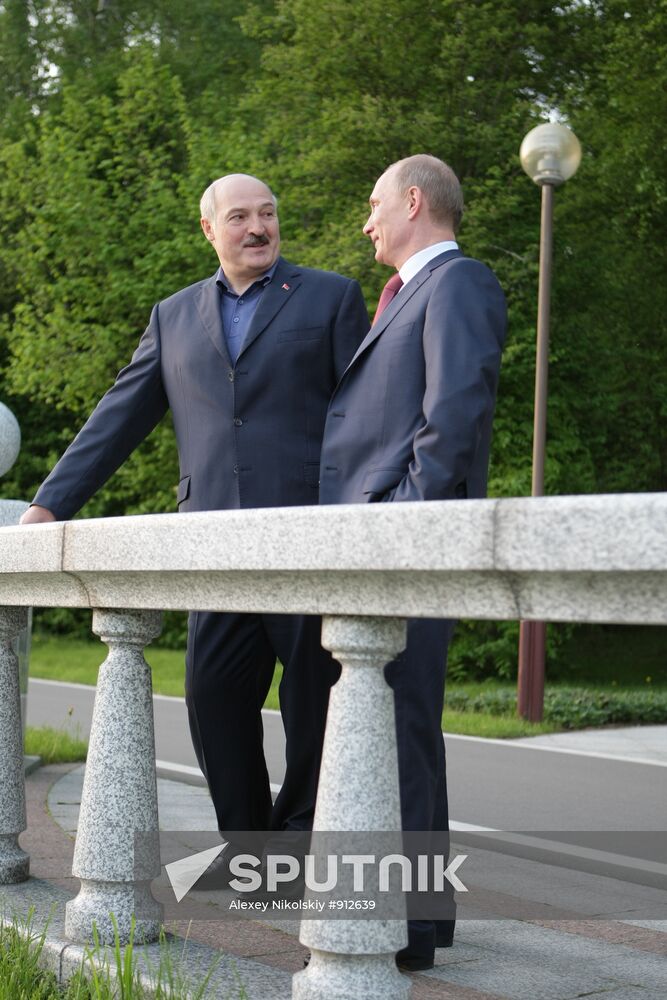 Vladimir Putin meets with Alexander Lukashenko