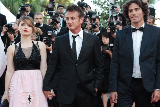 Sean Penn, Eve Hewson and Liron Levo