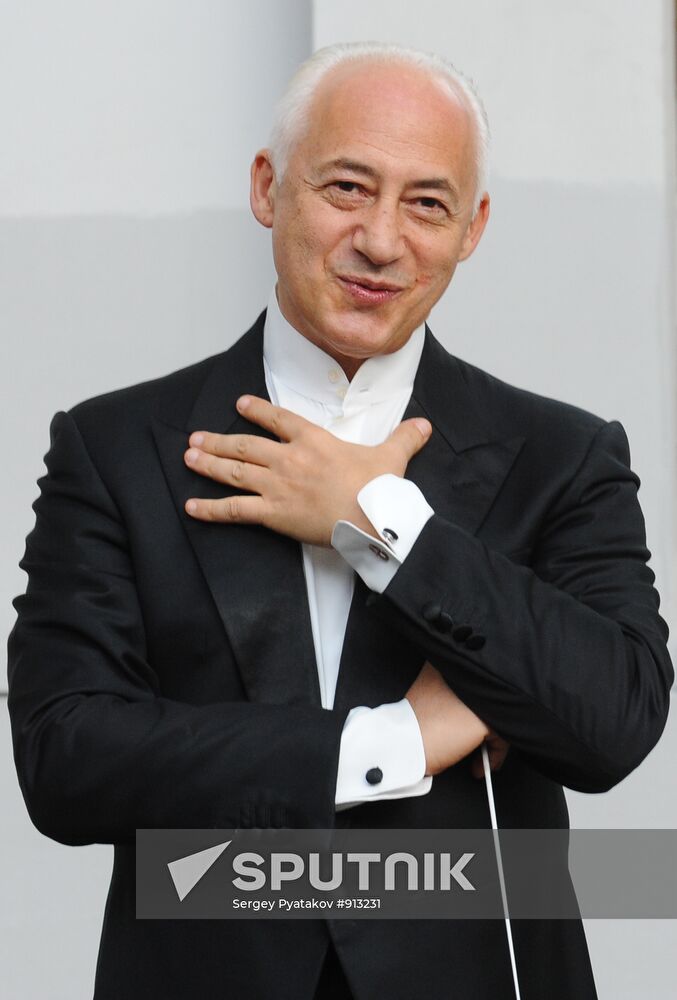 Concert of Vladimir Spivakov at Kievsky railway station