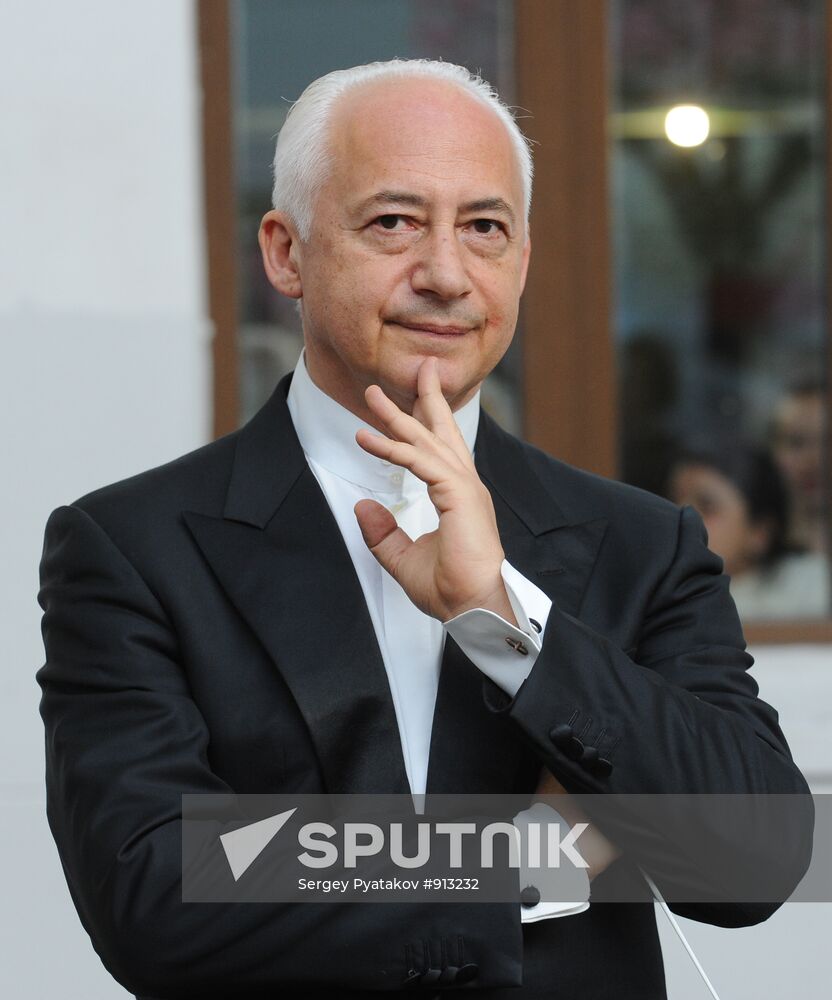 Concert of Vladimir Spivakov at Kievsky railway station