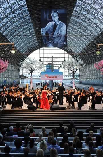 Vladimir Spivakov and Oksana Volkova