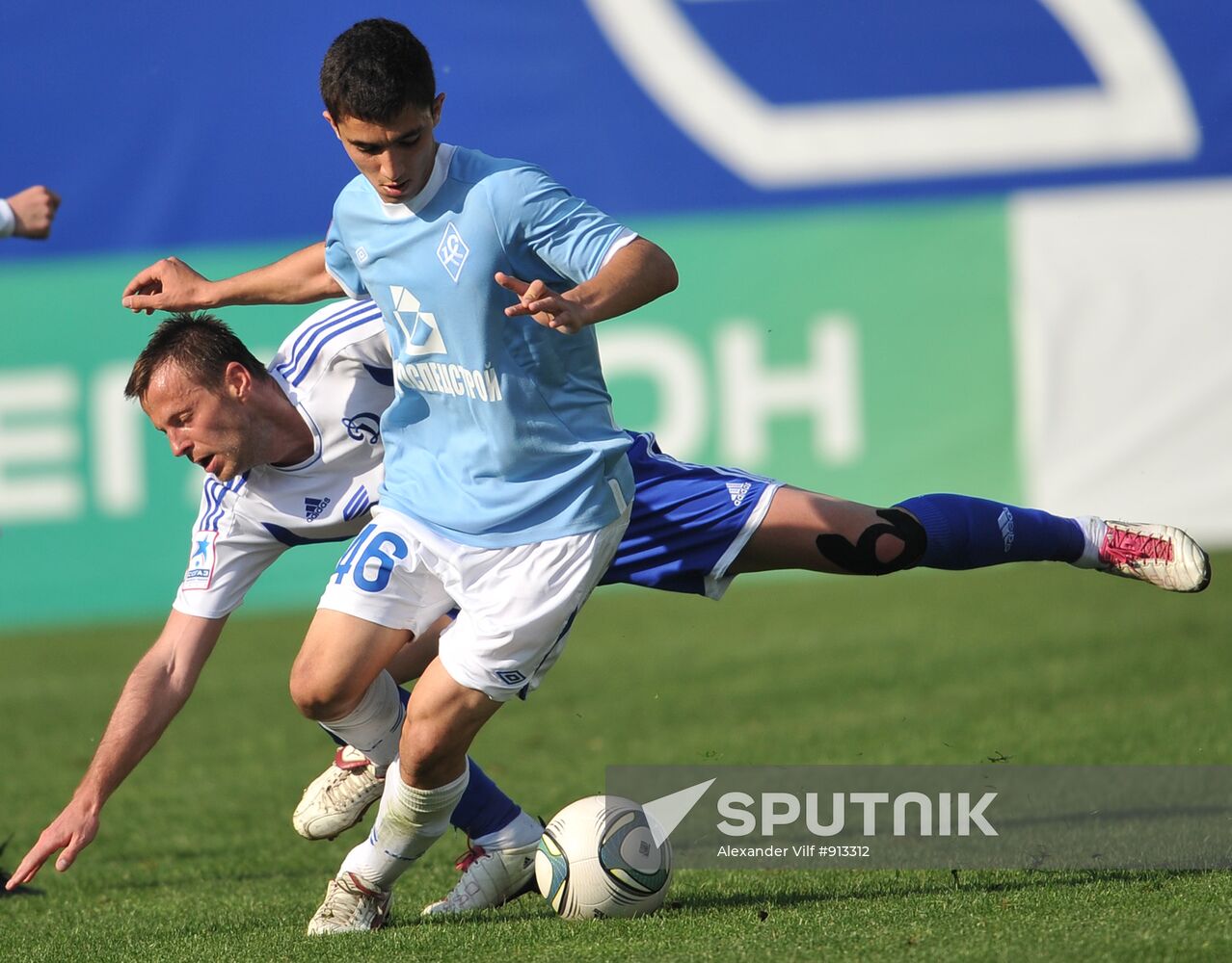 Football Premier League match Dinamo - Krilya Sovietov