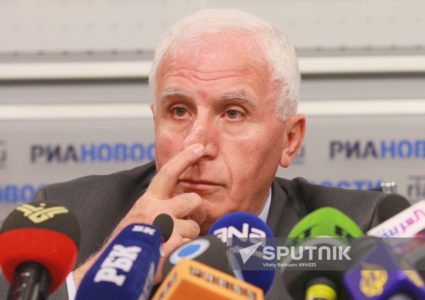 News conference with representatives of Palestinian movements