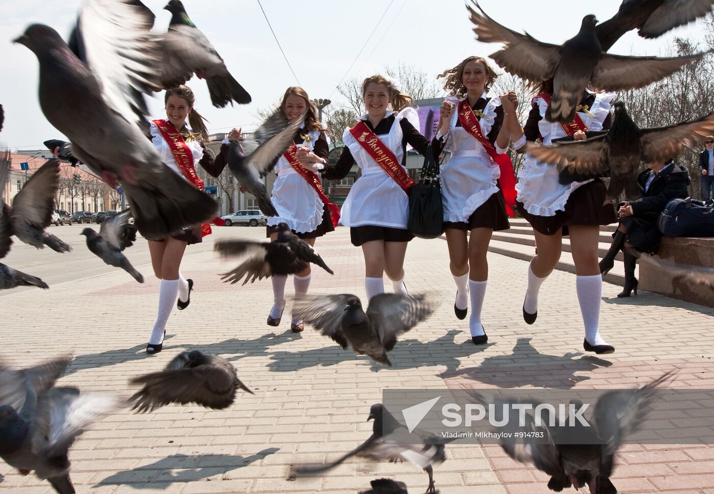 Russian schools celebrate "The Year’s Final Bell"