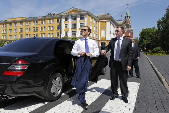 Dmitry Medvedev meets with orphanage graduates