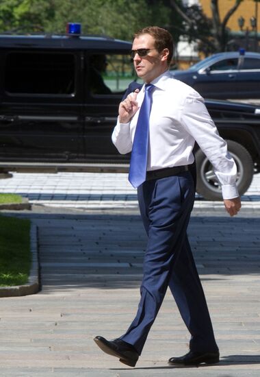 Dmitry Medvedev meets with orphanage graduates